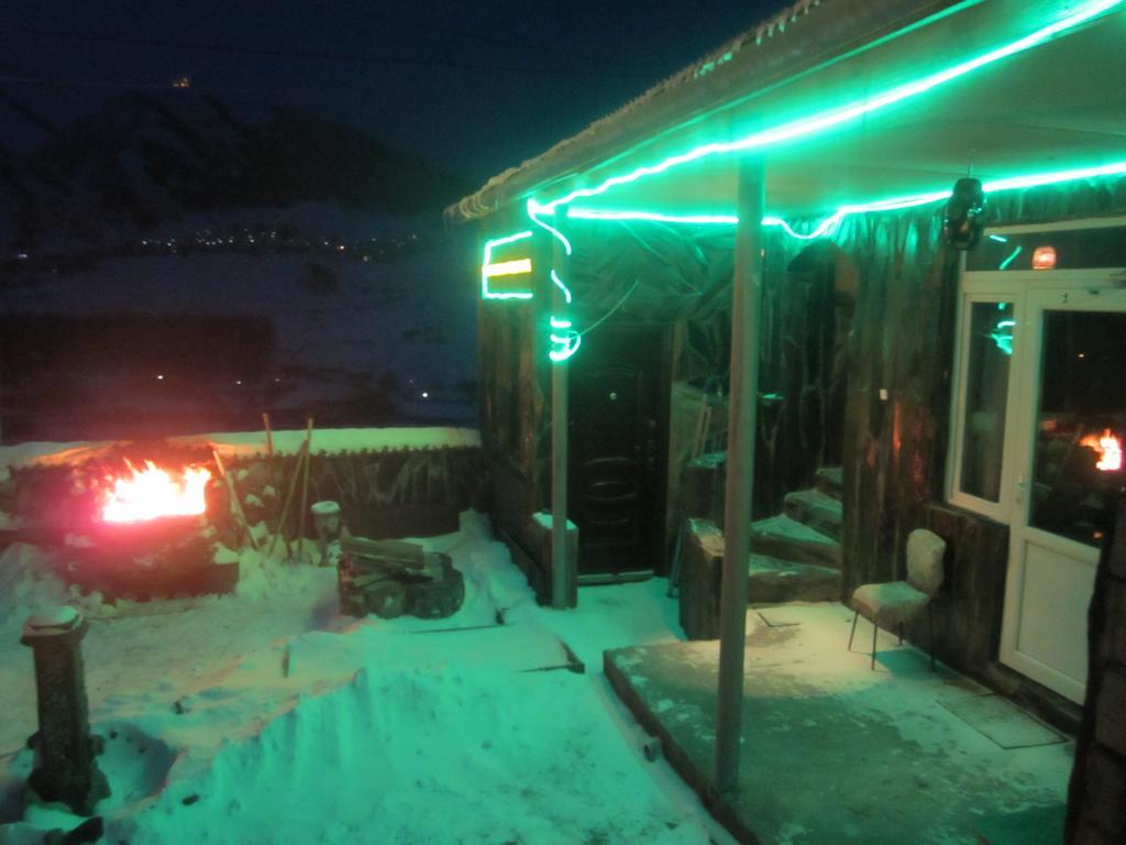 Qusha Guesthouse Meeting In The Mountains And Views 卡兹贝吉 外观 照片