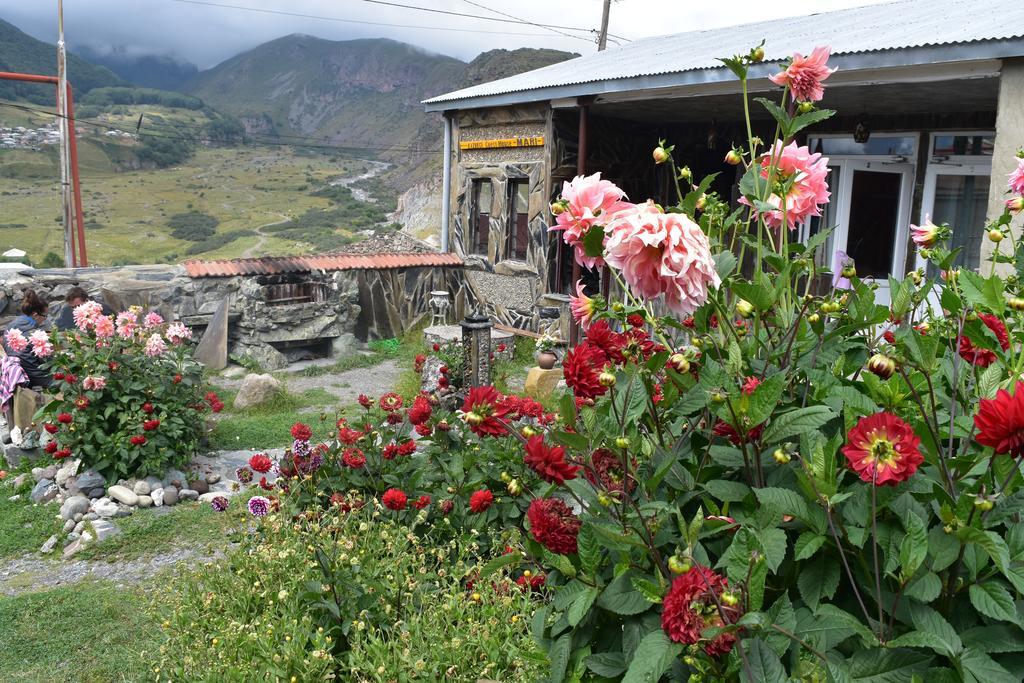 Qusha Guesthouse Meeting In The Mountains And Views 卡兹贝吉 外观 照片