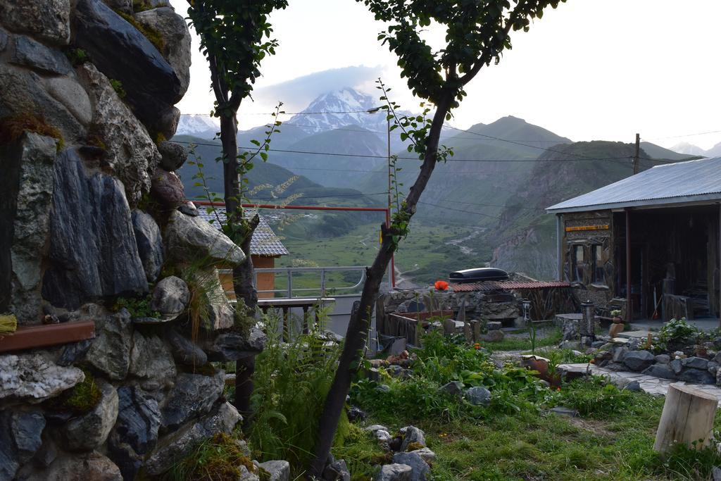Qusha Guesthouse Meeting In The Mountains And Views 卡兹贝吉 外观 照片