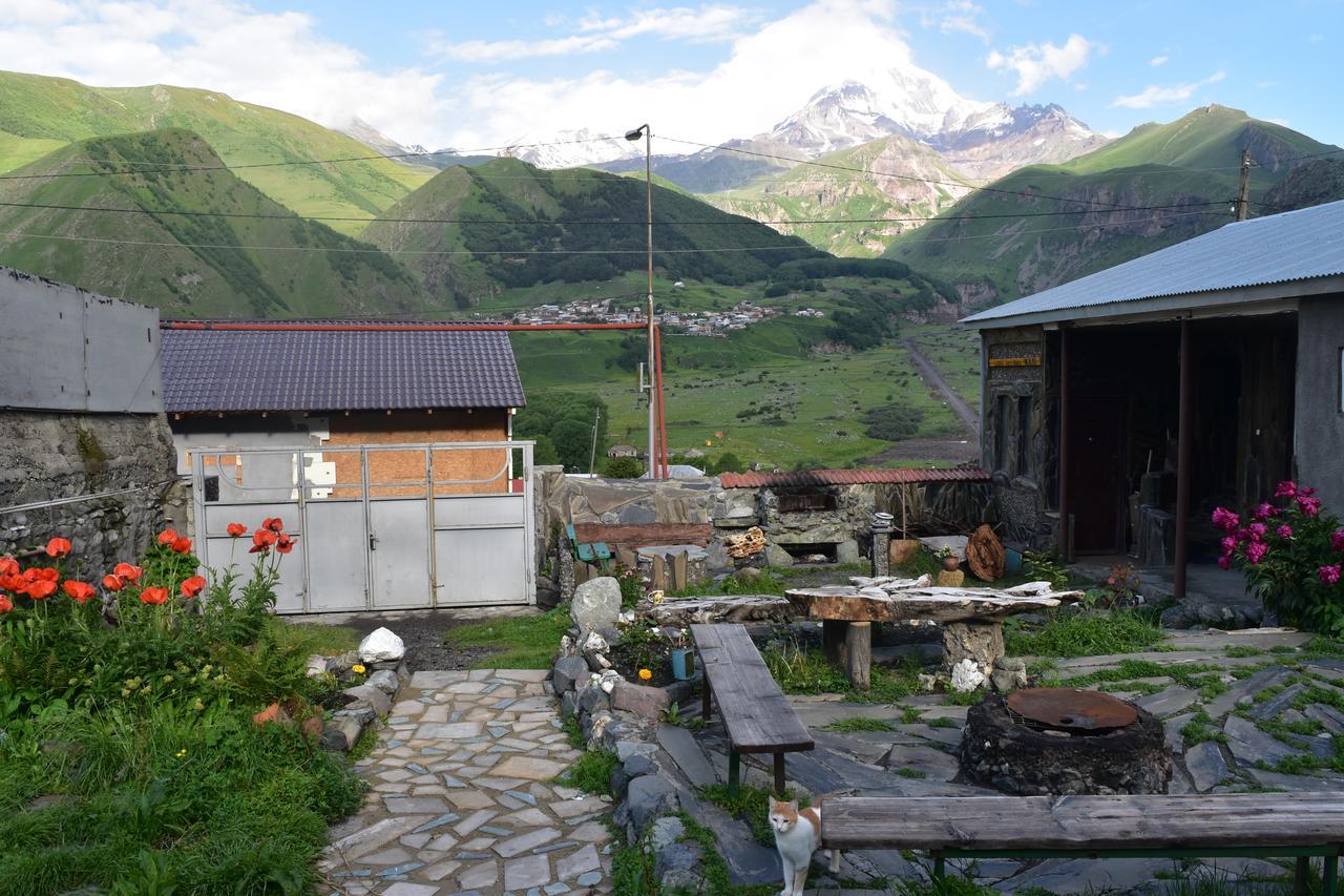 Qusha Guesthouse Meeting In The Mountains And Views 卡兹贝吉 外观 照片