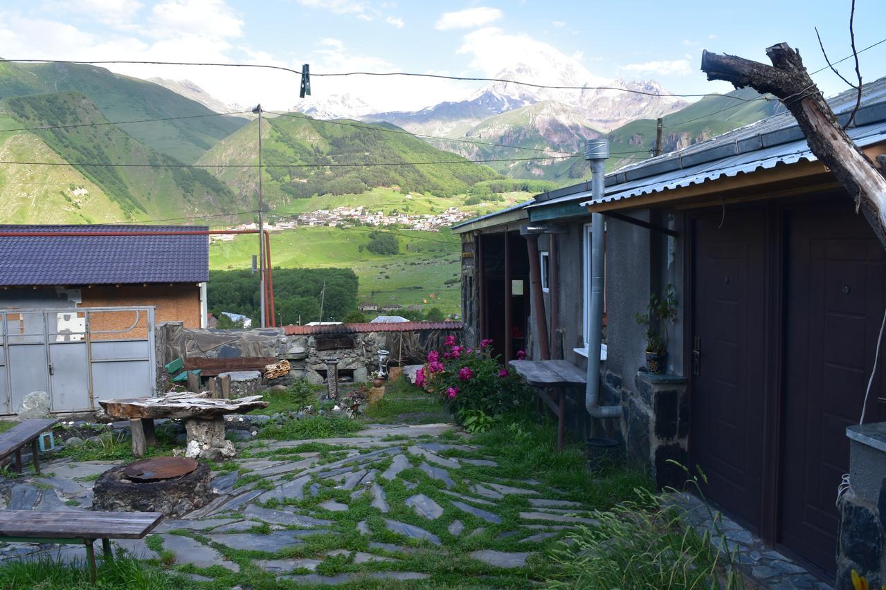 Qusha Guesthouse Meeting In The Mountains And Views 卡兹贝吉 外观 照片