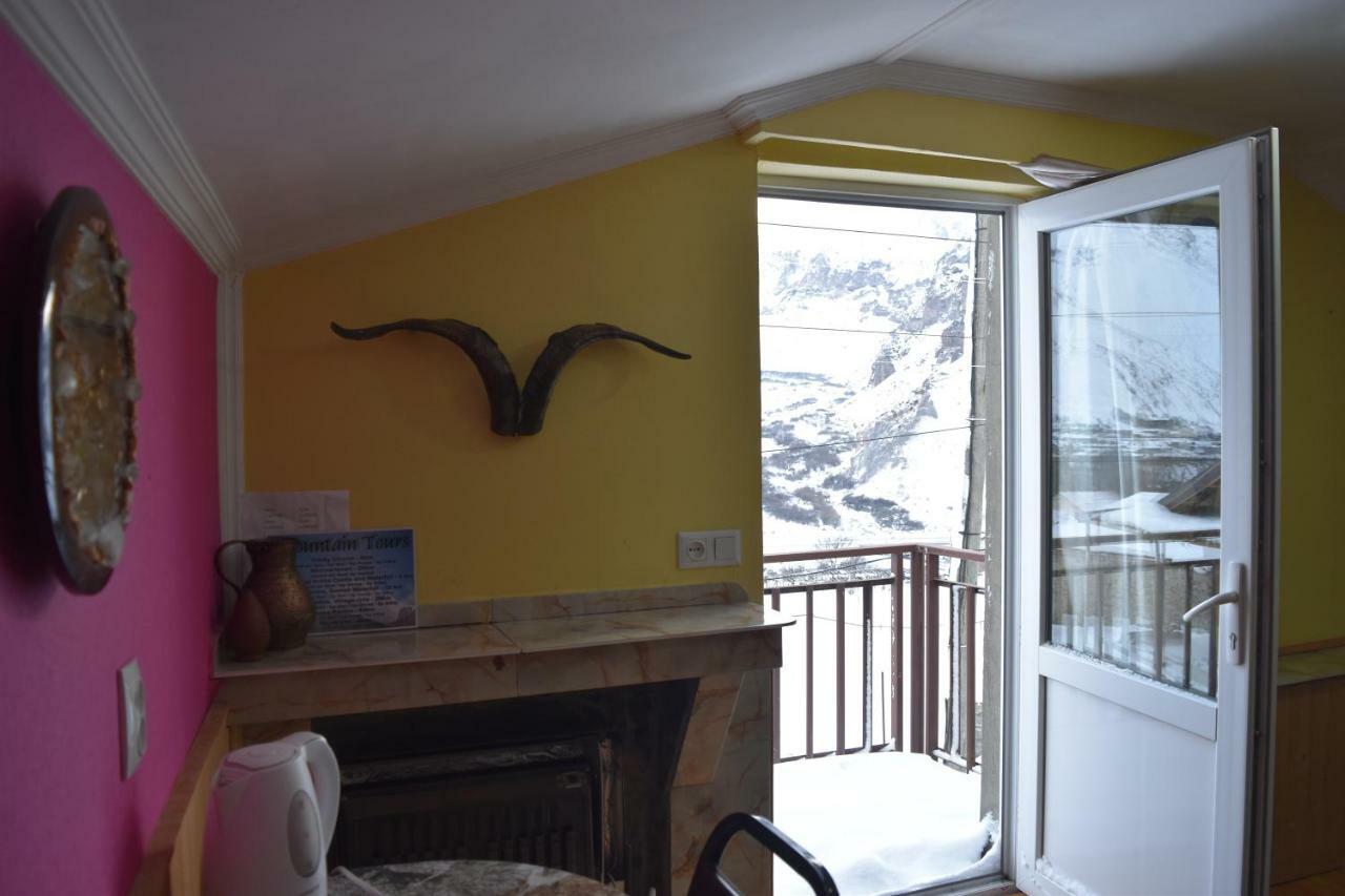 Qusha Guesthouse Meeting In The Mountains And Views 卡兹贝吉 外观 照片
